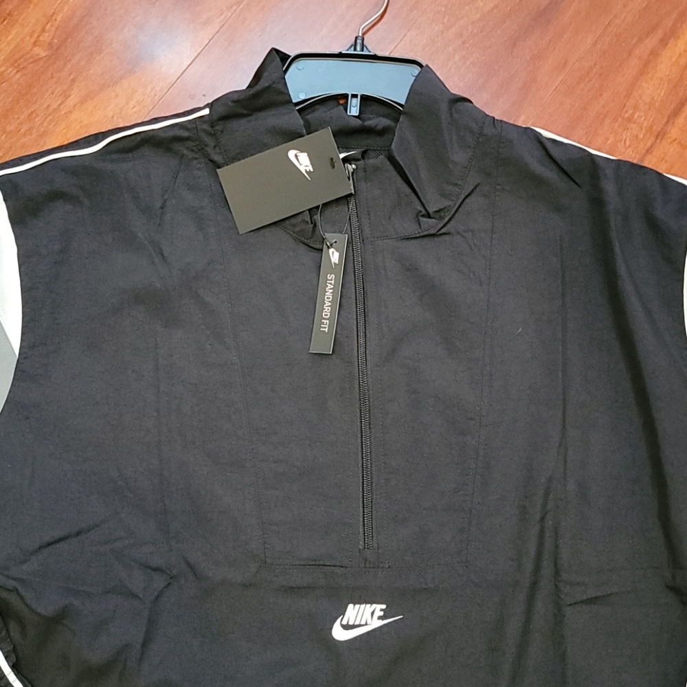 **SOLD** NWT plus size 2X Nike 1/2 zip pullover - Picture 3 of 10